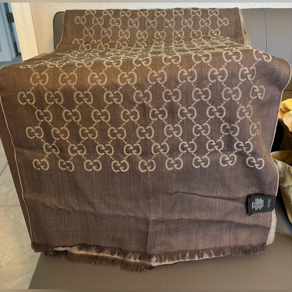GUCCI GG LOGO MONOGRAMMED WOOL AND SILK SCARF BROWN - Picture 4 of 4